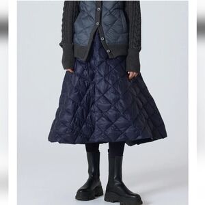 TAION City Down Skirt Black Quilted Women's Skirt
